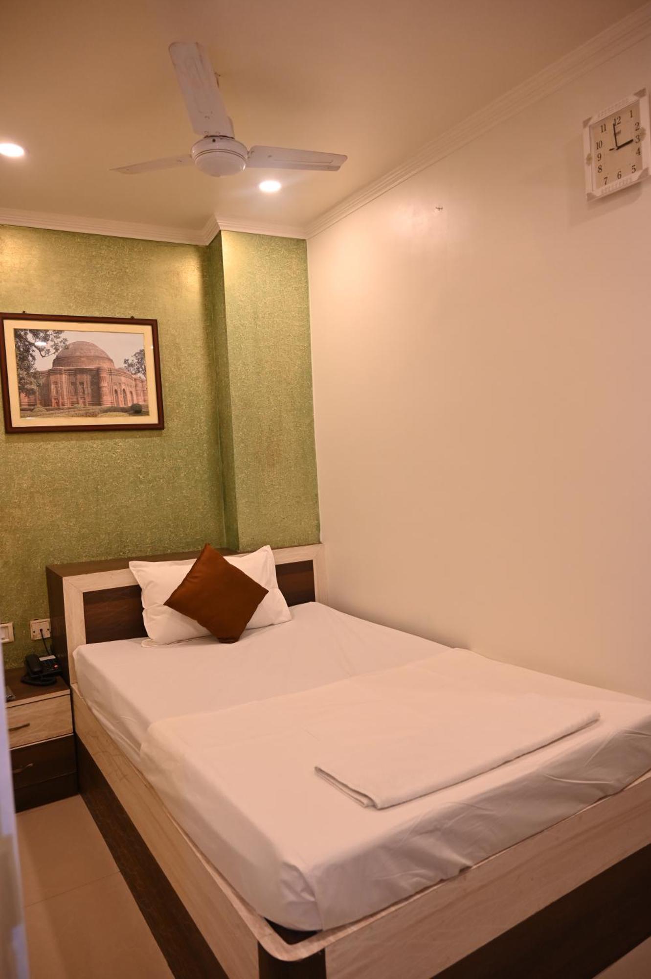 Hotel Gitanjali Malda Ngoại thất bức ảnh