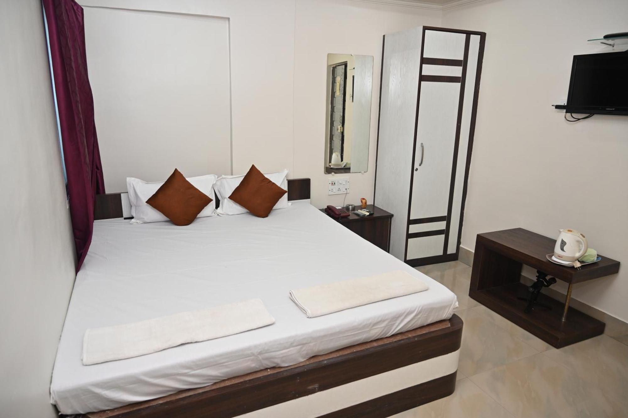 Hotel Gitanjali Malda Ngoại thất bức ảnh